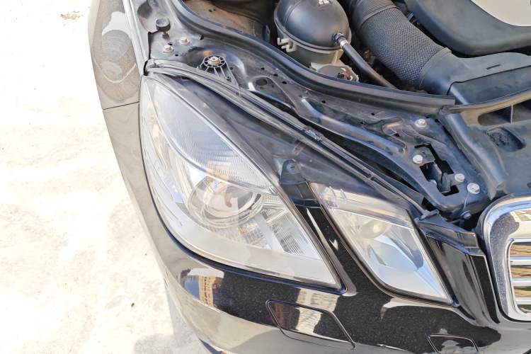 Used Mercedes-Benz E-Class 2011 E 300 L Fashion Prestige Model Right Front Headlight