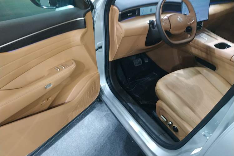 Used Dongfeng Aeolus L8 2025 Model 185KM Dream Edition
