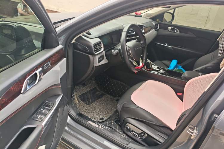 Used Lynk & Co 02 2018 1.5T DCT Two-Wheel Drive Pro Version China V Emission Standard Driver Seat