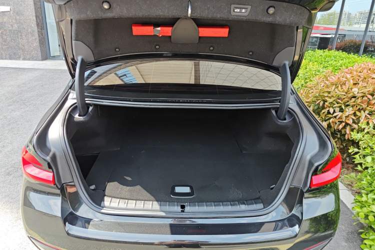 Used BMW 5 Series New Energy 2021 535Le M Sport Package Trunk