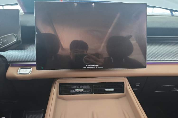 Used Chery Tiggo 8 L 2024 2.0T Two-Wheel Drive Luxury Edition 5 Seats
