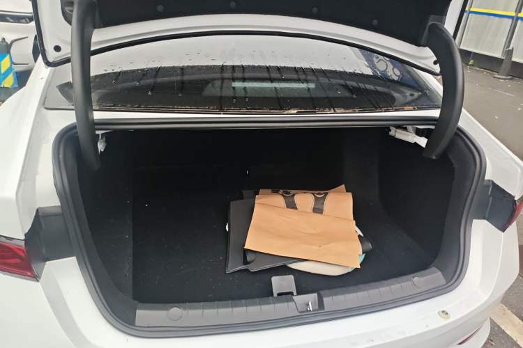 Used BYD Qin PLUS 2025 DM-i Smart Drive 55KM Leading Model Trunk