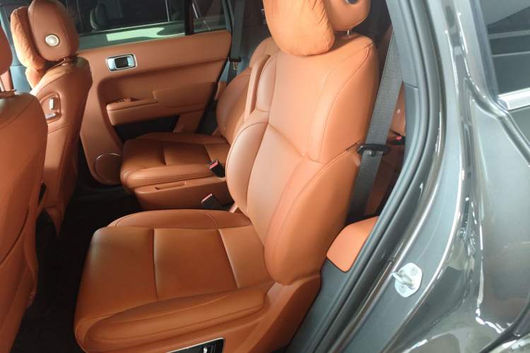 Used Li Auto L8 2023 Pro Model
