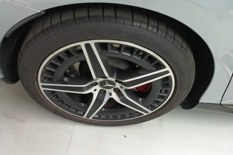 Used Mercedes-Benz EQE AMG 2023 AMG EQE 53 4MATIC+ Right Rear Wheel Hub