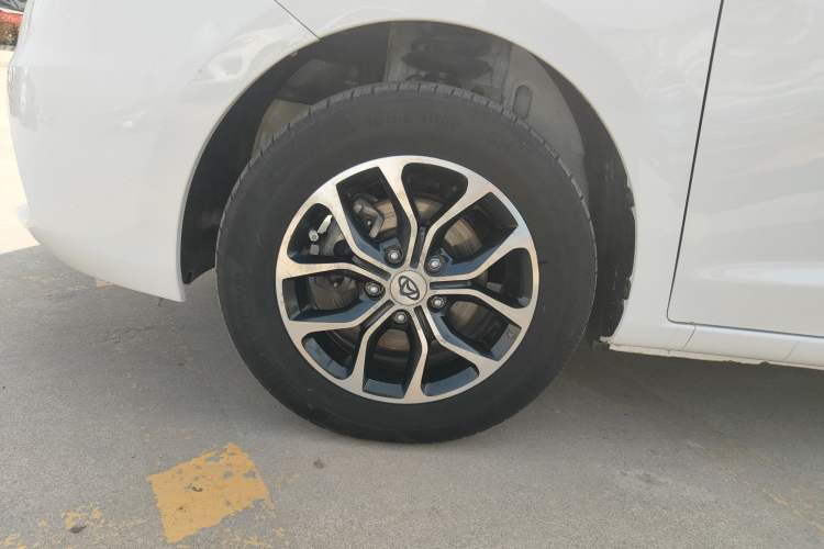 Used CHANGAN KAICHENG Oushang A600 2017 1.5L Manual Luxury Model Left Front Wheel Hub