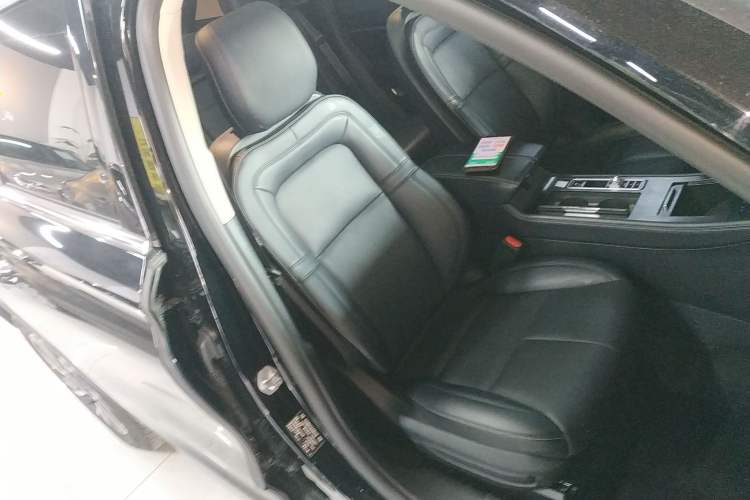 Used Lincoln Corsair 2023 2.0T Two-Wheel Drive Luxury Edition
