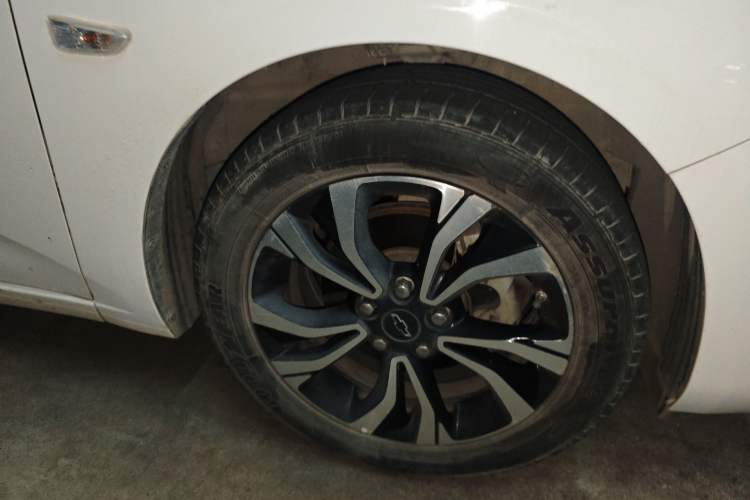 Used Chevrolet Monza 2019 RS 330T Automatic Comfort Edition China VI Standard Right Front Wheel Hub