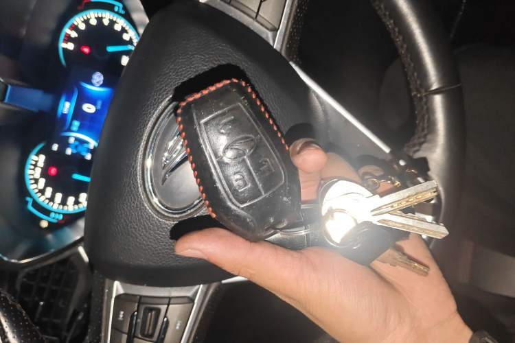 Used Soueast DX7 2015 1.5T Manual Luxury Model