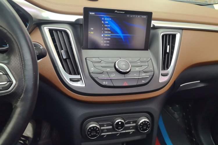 Used Soueast DX7 2017 1.5T Manual Luxury Model
