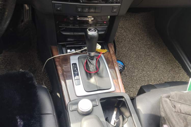 Used Mercedes-Benz E-Class 2010 E 260 L CGI Elegant Model Gear Lever