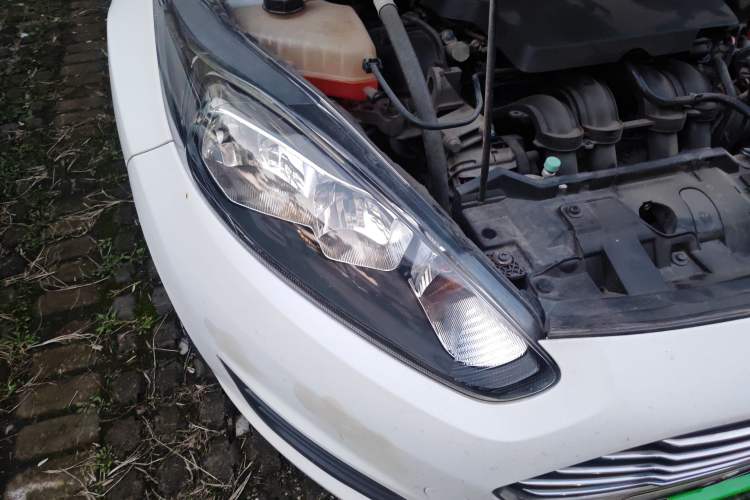 Used Ford Fiesta 2013 Sedan 1.5L Manual Fashion Edition Right Front Headlight