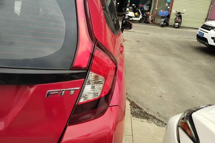 Used Honda Fit 2016 1.5L LX CVT Comfort Model
