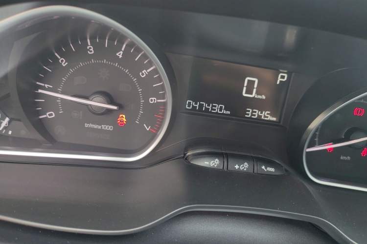 Used Peugeot 2008 2014 1.6L Automatic Fashion Edition Odometer Close Up