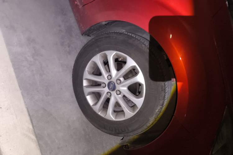 Used Ford Focus 2013 Hatchback Classic 1.8L Manual Base Model