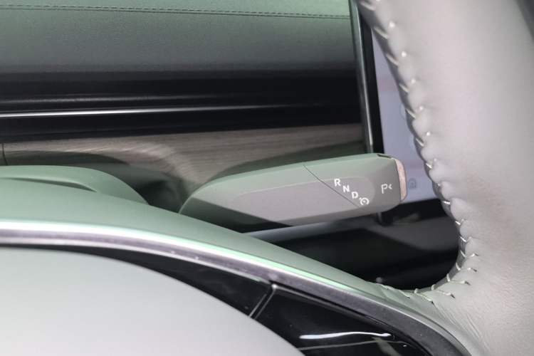 Used CHANGAN NEVO A07 2024 All-Electric "True Fragrant" Edition 515 Elite Model Gear Lever