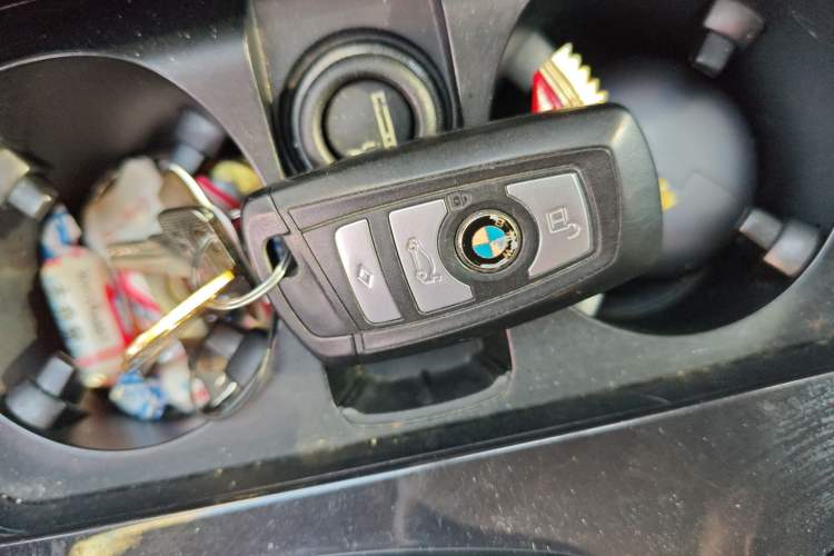 Used BMW 5 Series 2014 520Li Elegant Model