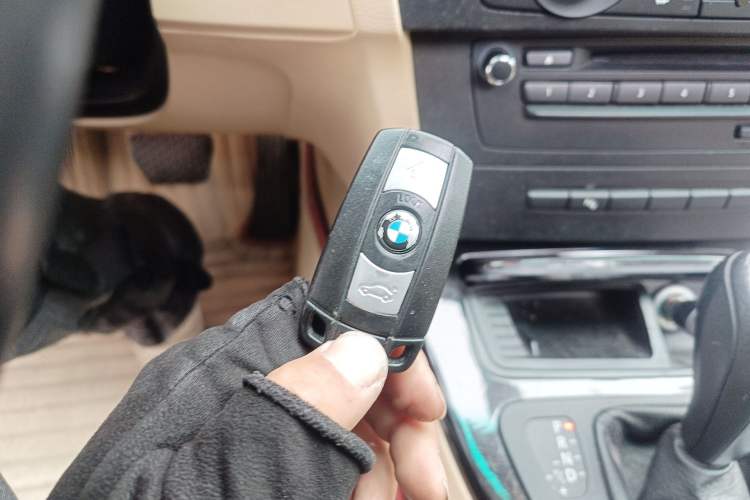 Used BMW 3 Series 2011 325i Luxury Edition
