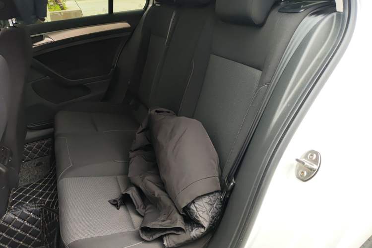 Used Volkswagen Golf 2018 1.6L Manual Fashion Edition
