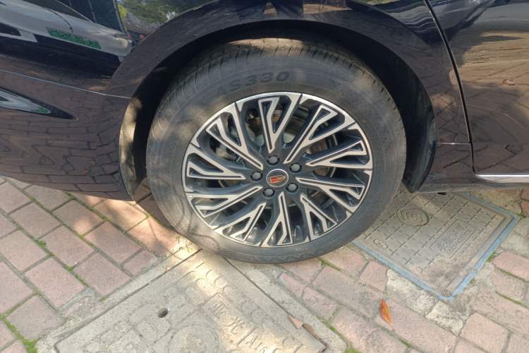 Used Hongqi H5 2025 2.0T Automatic Flag Edition – 500 000 Units Commemorative Version
