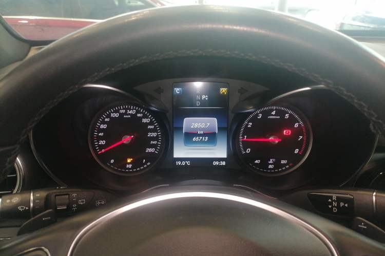 Used Mercedes-Benz GLC 2017 GLC 260 4MATIC Luxury Model
