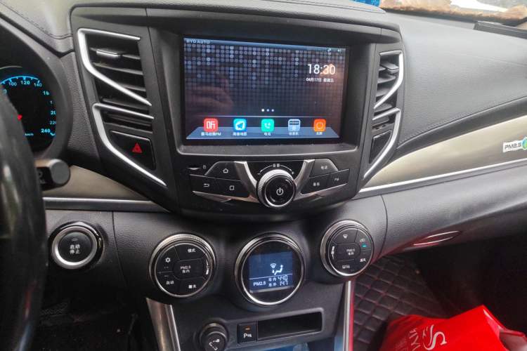 Used BYD Song 2017 Gaishe Upgrade Edition 1.5TID Automatic Elite Model
