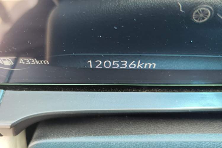 Used Buick GL8 2022 ES Landtrek 653T Luxury Edition