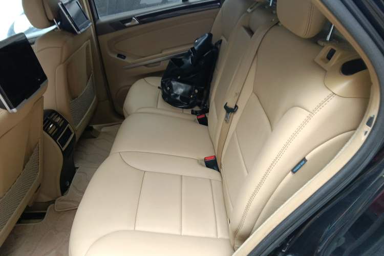 Used Mercedes-Benz M-Class  Left Rear Seat