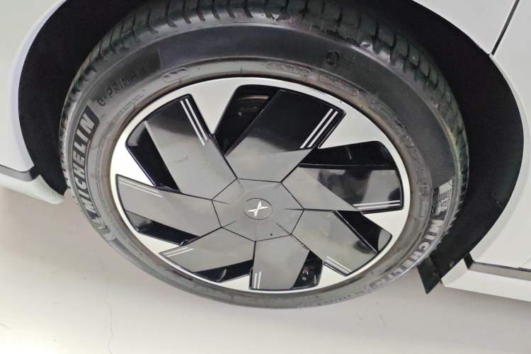 Used XPeng X9 2024 702 Ultra-Long Range Max
