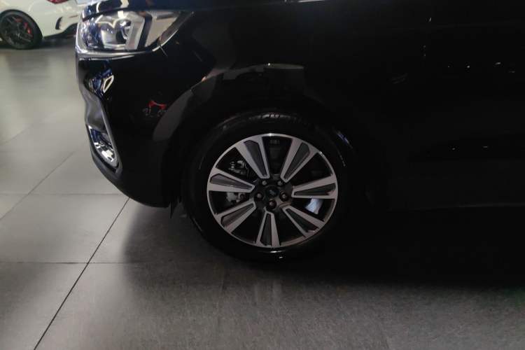 Used Ford Edge 2021 PLUS EcoBoost 245 Two-Wheel-Drive Platinum Edition 5 Seats
