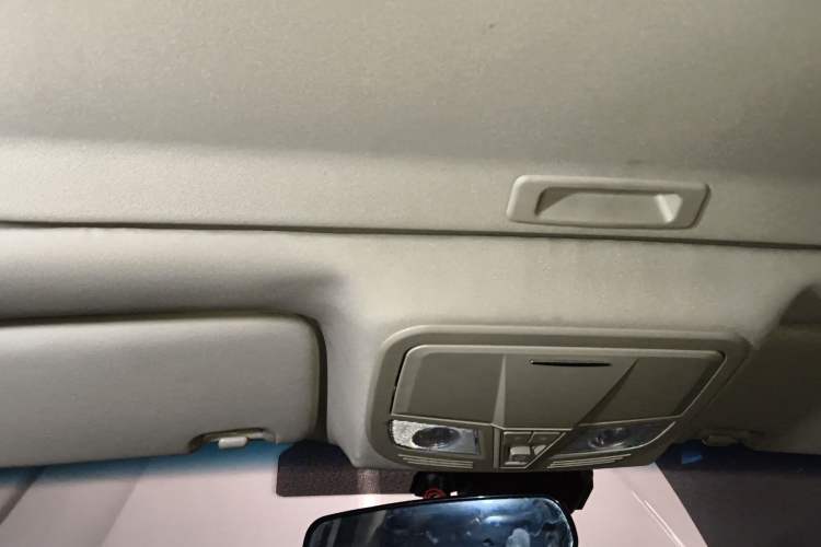 Used Geely Auto Emgrand 2017 Sedan Million Edition 1.5L Manual - Upward Version Headliner