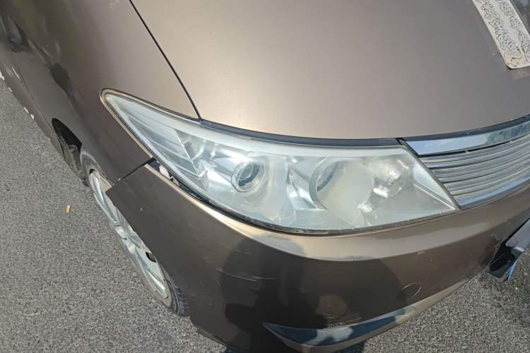 Used BYD M6 2013 2.0L Manual Comfort Edition
