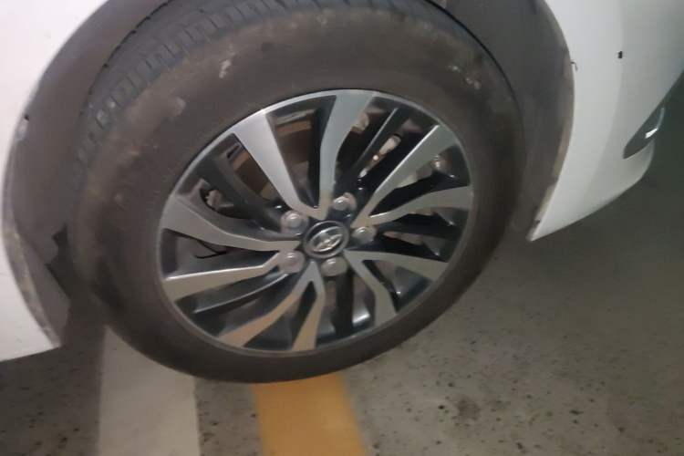 Used Toyota Corolla 2018 Dual-Engine 1.8L E-CVT Smart Edition