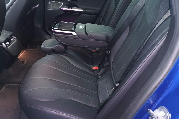 Used Mercedes-Benz EQE 2022 350 First Edition Special Version Left Rear Seat