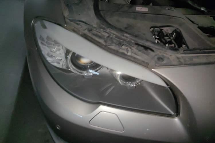 Used BMW 5 Series 2013 535Li Leading Model
