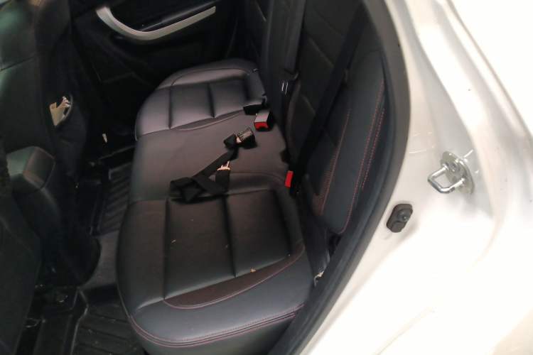 Used CHANGAN CS35 2016 1.6L Automatic Luxury Model China V Standard Left Rear Seat