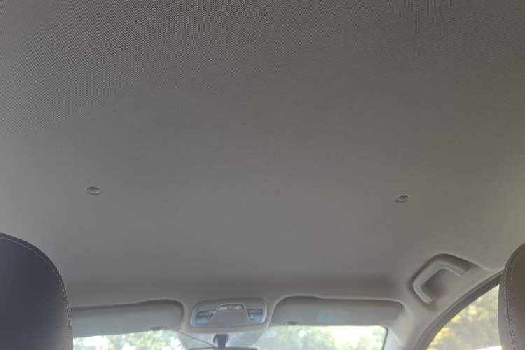 Used Geely Auto Vision X3 2017 1.5L Automatic Elite Model Headliner
