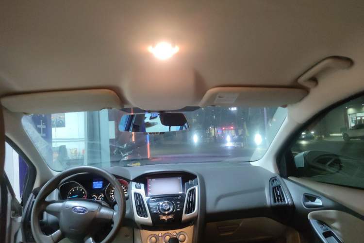 Used Ford Focus 2012 Sedan 1.6L Automatic Comfort Model
