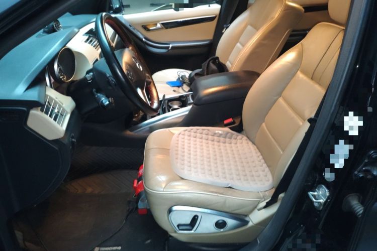 Used Mercedes-Benz R-Class 2014 R 400 4MATIC Business Model Left Front Seat