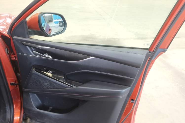 Used SAIC MAXUS D60 2019 1.5T Automatic Luxury Edition 5-seater