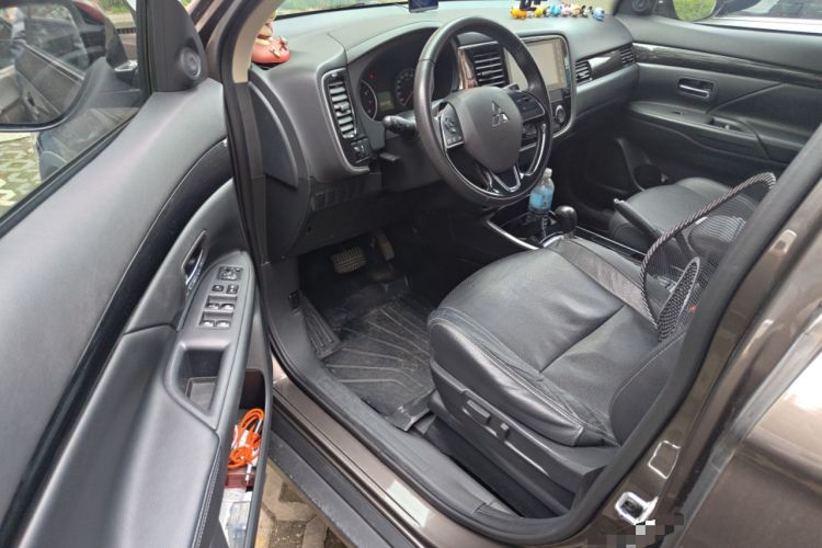 Used Mitsubishi Outlander 2018 2.0L Two-Wheel Drive Glory Edition 5 Seats
