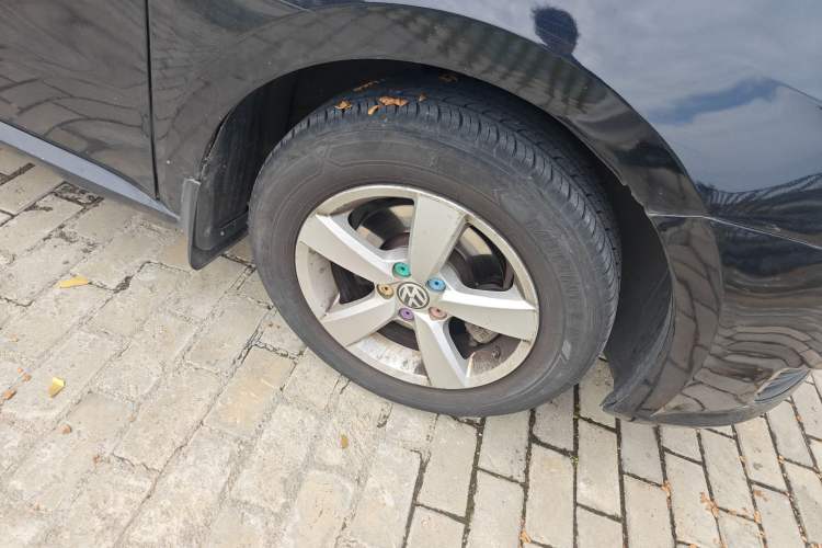 Used Volkswagen Lavida 2013 Revised Classic 1.6L Automatic Fashion Edition Right Front Wheel Hub