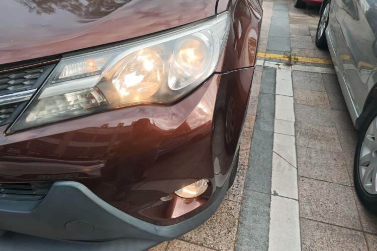 Used Toyota RAV4 2016 2.0L CVT Two-Wheel Drive Fashion Edition China V Standard