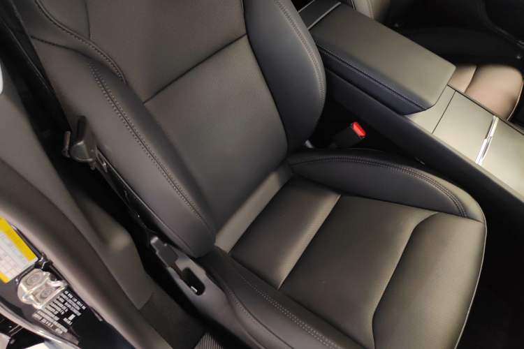 Used Tesla Model 3 2023 Rear-Wheel-Drive Version Right Front Seat