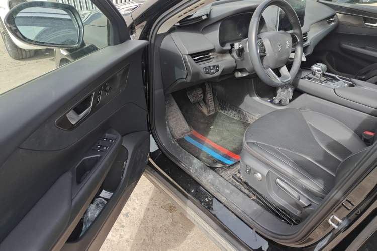 Used Hongqi E-QM5 2023 Revised Version Basic Travel Edition Driver Seat