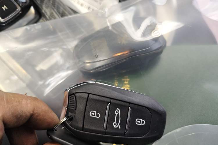 Used Peugeot 5008 2017 380THP 5-Seater Elite Edition Interior 1