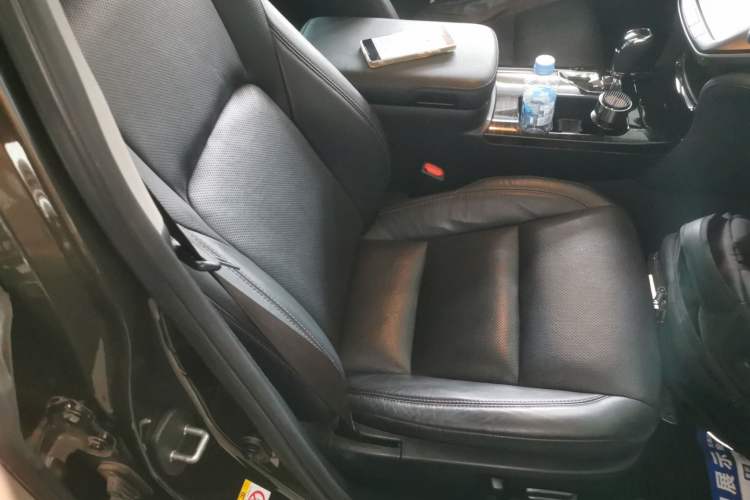 Used Toyota Crown 2015 2.0T Fashion Edition
