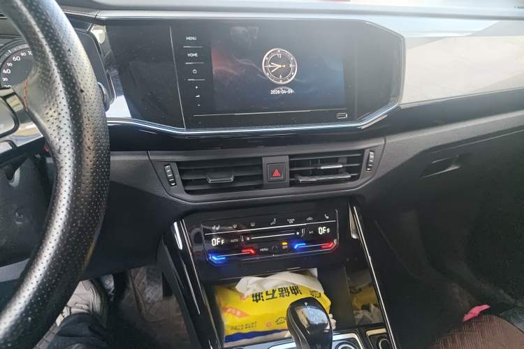 Used Volkswagen Tayron 2021 330TSI Two-Wheel Drive Luxury Smart Connectivity Version Audio And AC Panel