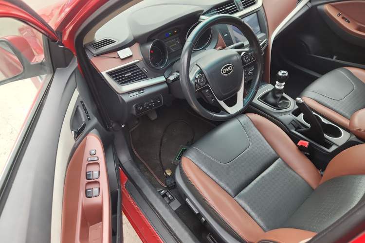 Used BYD G5 2014 1.5TI Manual Flagship Edition