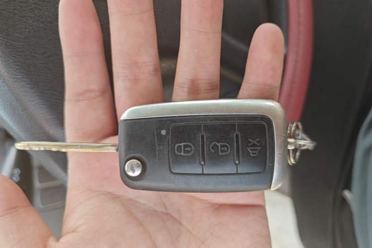 Used FORTHING Lingzhi 2016 V3 1.5L 5-Seater Special Offer Model
