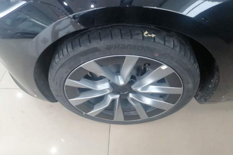 Used Tesla Model 3 2023 Long-Range All-Wheel-Drive Version
